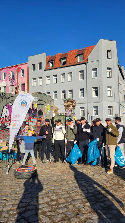 engagiert Anpacken Eintüten Halle-Ost (Foto: S. Fenkl-Ebert)